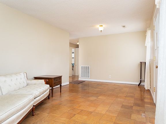 5th image of 291 Acton Dr