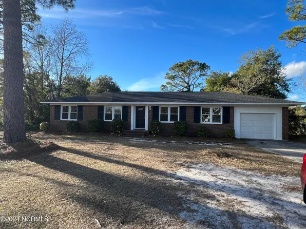 5001 College Acres Drive, Wilmington, NC 28403