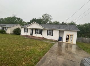 202 Canova Dr, Shelbyville, TN 37160