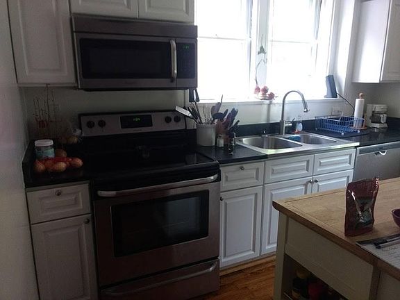 2nd image of 1723 Nicholson Pl