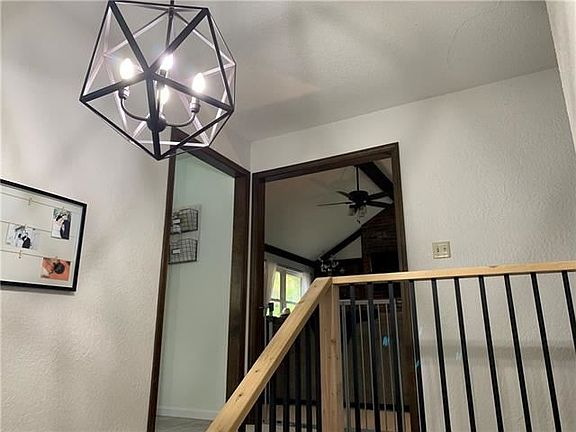 4th image of 2410 S Vista Ave