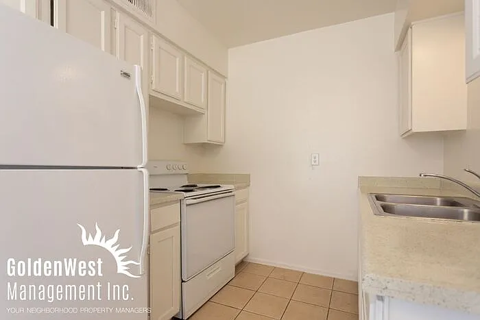 2209 W Belmont Ave #5 — Photo 6