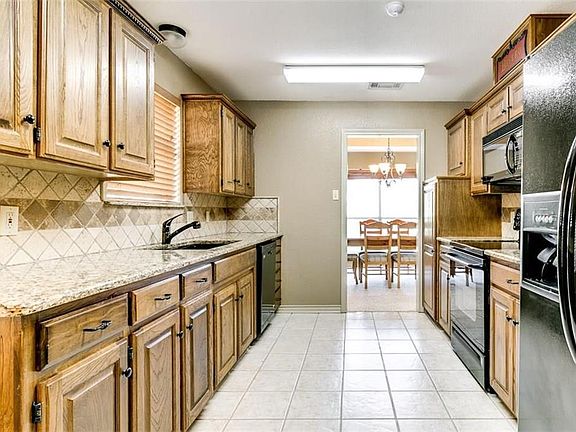 3rd image of 8529 Ellis Dr