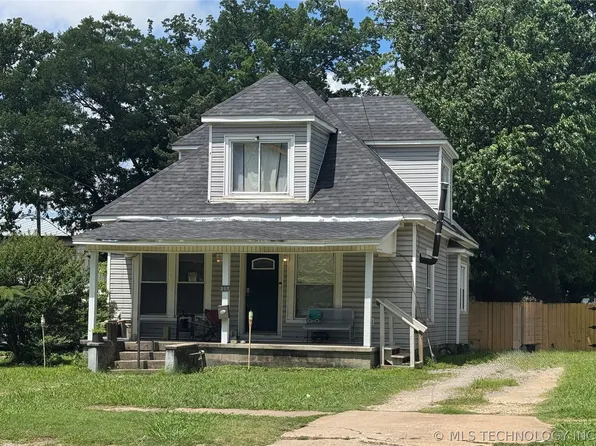 207 N State St, Wagoner, OK 74467