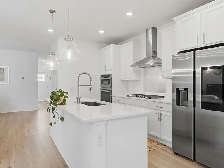 331 Didier Ct — Photo 8