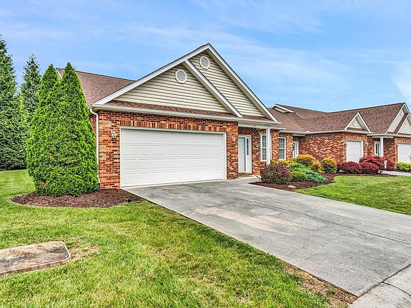 3rd image of 178 Cypress Ct