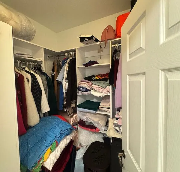 9263 Regents Rd #B210 — Photo 27