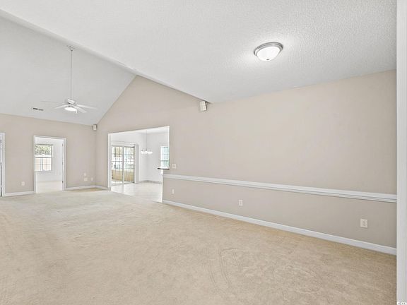 4th image of 4221 Ravenwood Dr.