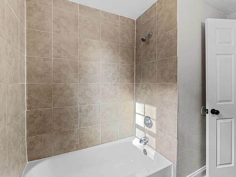 1307 Beman St — Photo 16