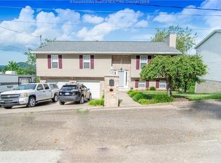 2 Guy Ln, Cross Lanes, WV 25313