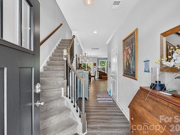 3rd image of 629 Cypress Glen Ln