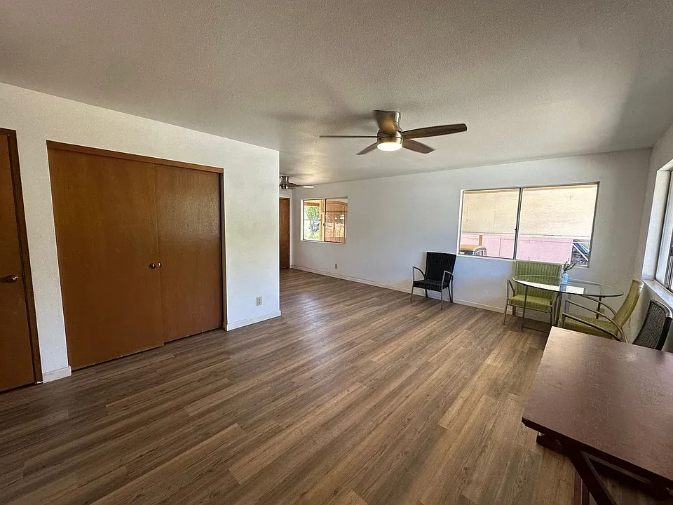 390 Auhana Rd