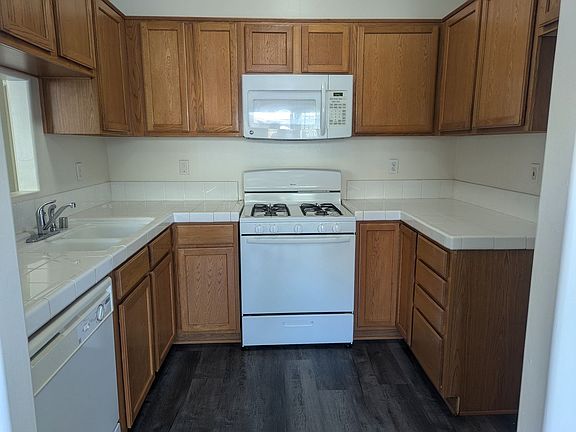 5th image of 713 Meadow Grove Ct #B
