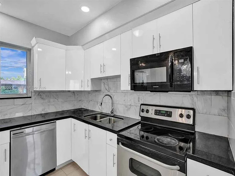 3431 Jackson Blvd — Photo 3