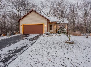 9 Renouf Dr, Rochester, NY 14624