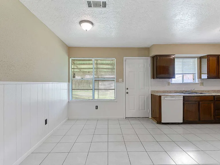 10427 Huntington Place Dr — Photo 12