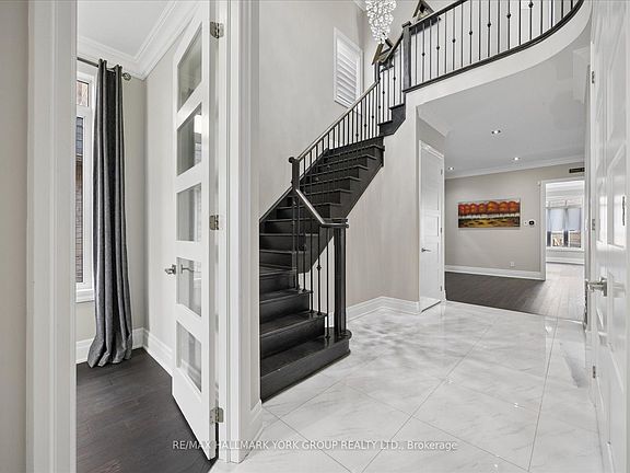 5th image of 19 Lampkin St