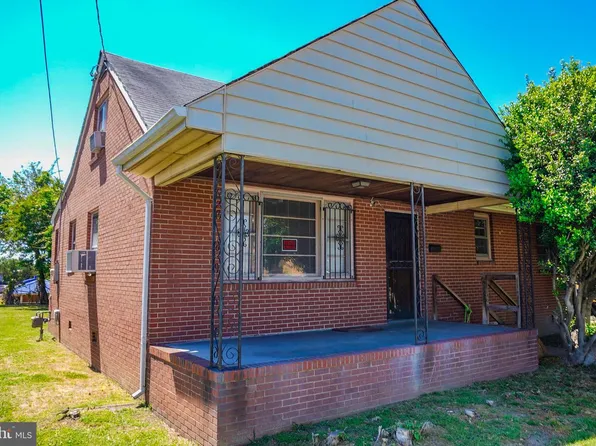 18 S Little Church St, Petersburg, VA 23803