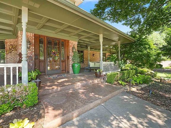 5th image of 2610 NW Stone Hill Dr