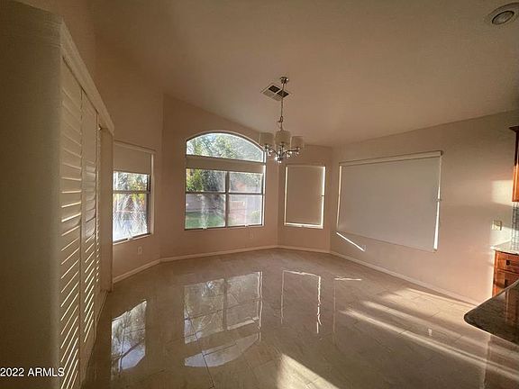 Open Space family room