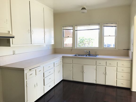 3rd image of 1633-1637 W 255th St #1633