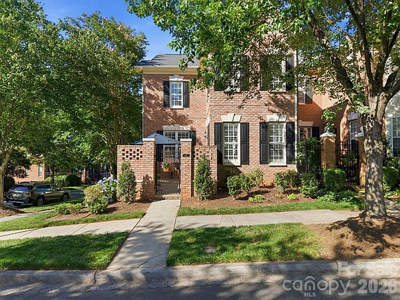 2nd image of 203 Caldwell Ln