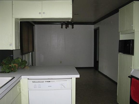 5th image of 513 Royal Crest Dr