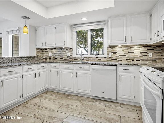 4th image of 7 Fishermans Cove Rd