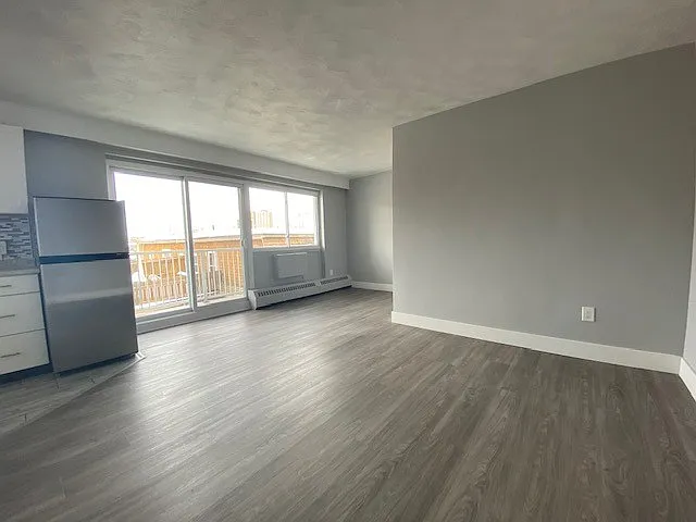 290 Nelson St — Photo 22