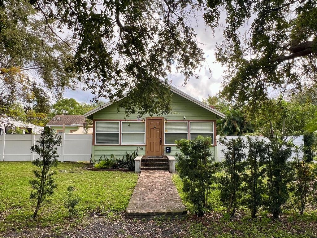 400 NE 3rd St, photo 4