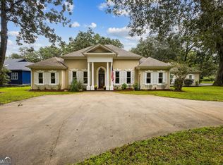 301 Trimaran Dr, Saint Marys, GA 31558