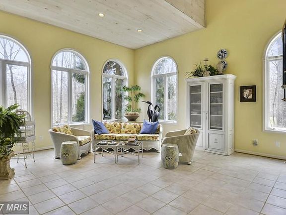 5th image of 5862 Woodberry Ct