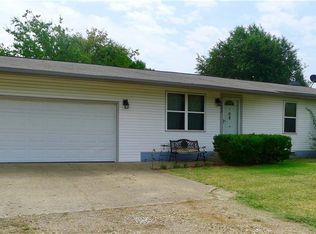 1646 Gateway Dr, Wills Point, TX 75169