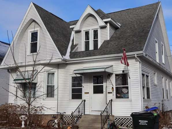 311 E Cook St, New London, WI 54961