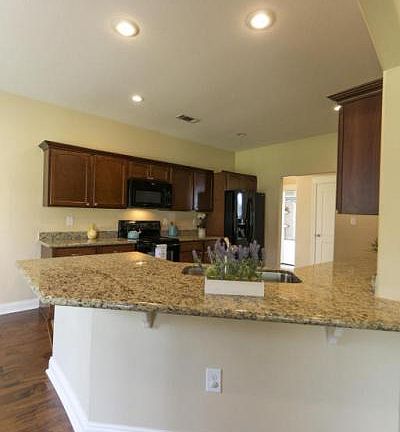 5th image of 155 James Dr