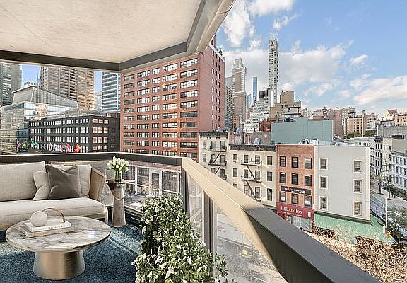 5th image of 200 E 61st St APT 6D