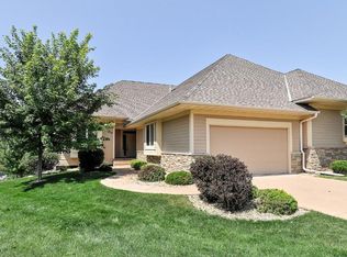 5511 Fernbrook Ln N, Plymouth, MN 55446