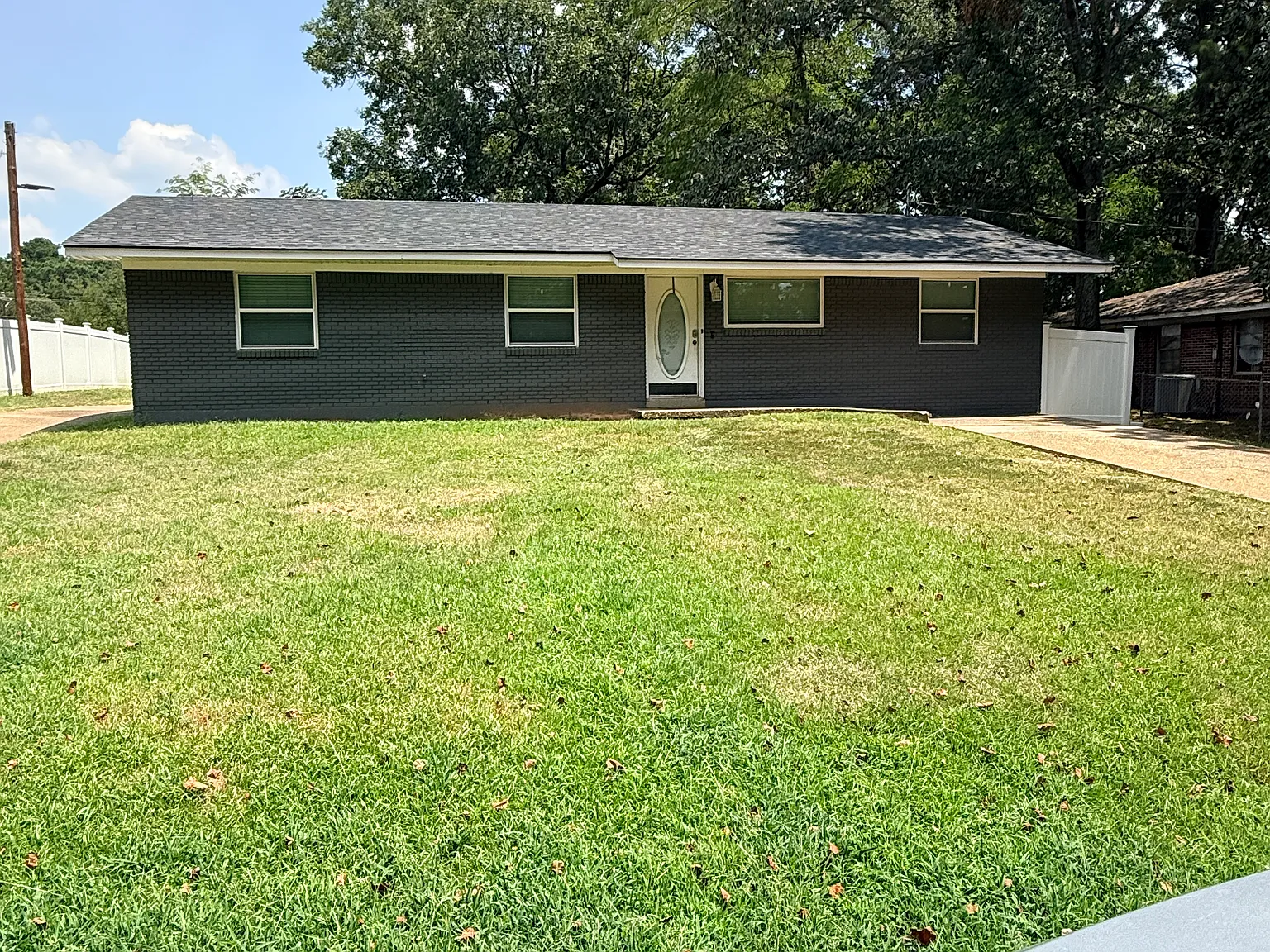 4 bed, 1440 sqft, $3,000 — Photo 1