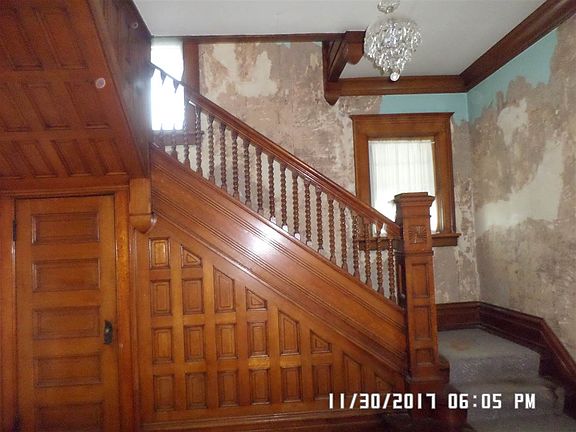 4th image of 301 N Lincoln Ave
