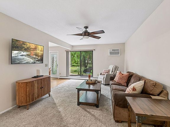 3rd image of 4636 Cedar Lake Rd S APT 2