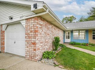 3103 N Molleck Dr #B1, Peoria, IL 61604