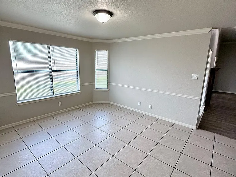 2708 Hydrangea Ave — Photo 11