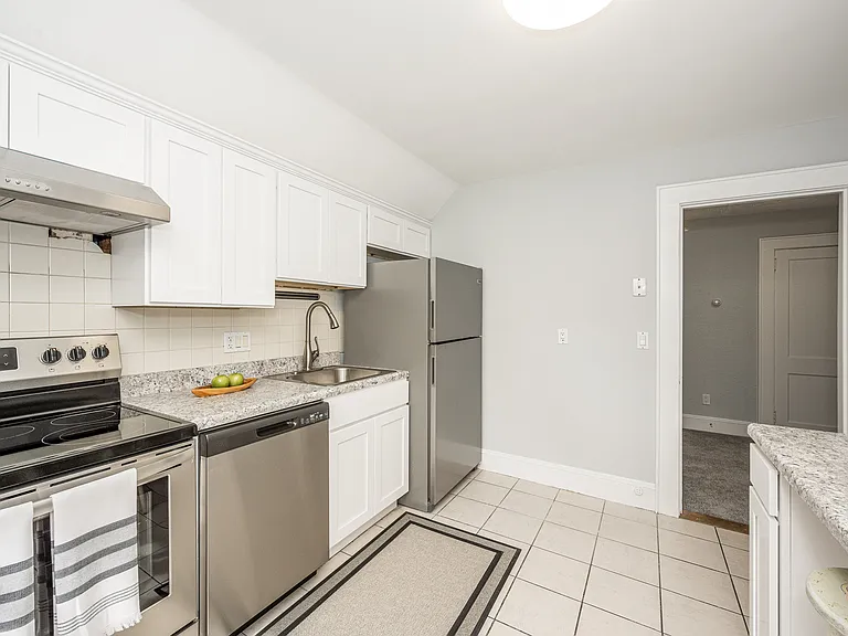300 Hubbard Ave #2 — Photo 10