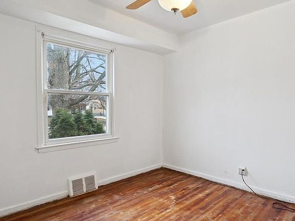 5th image of 12216 Pearl St
