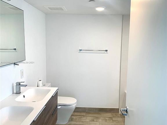 4th image of 9261 E Bay Harbor Dr Unit 602