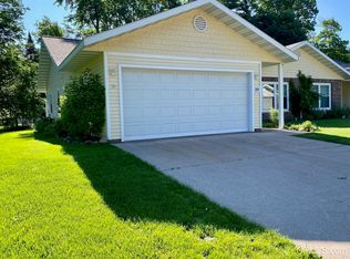 119 Forest Ridge Dr, Marquette, MI 49855