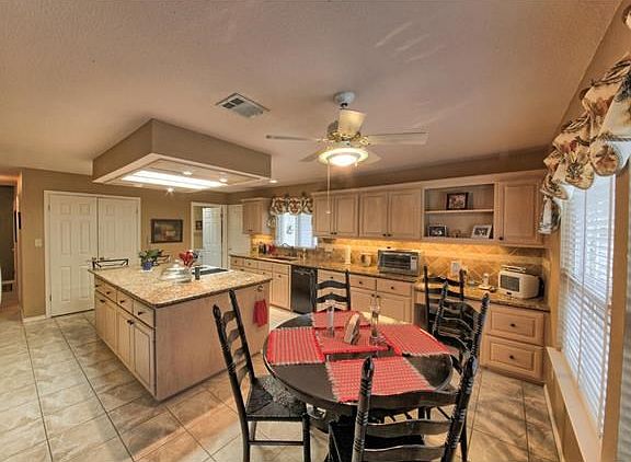 5th image of 21543 Lakefront Dr