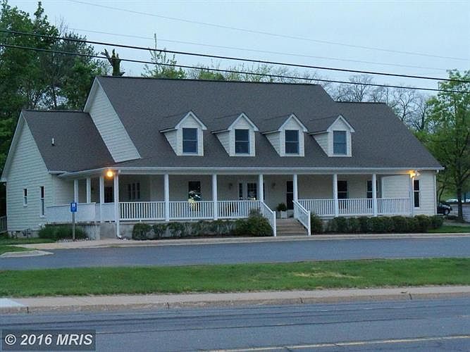 1st image of 122 W Shirley Ave