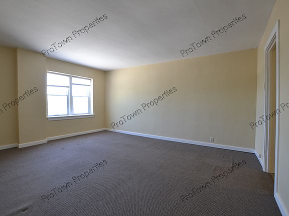 4th image of 120 E North St #B2