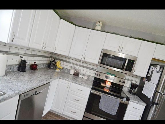 3rd image of 604 W Laharpe St